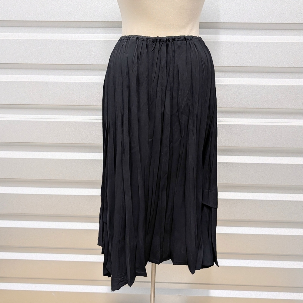 nwt BABETTE black city tuck skirt S